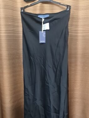 Sleek Black Maxi Skirt with Tag - Unbranded
